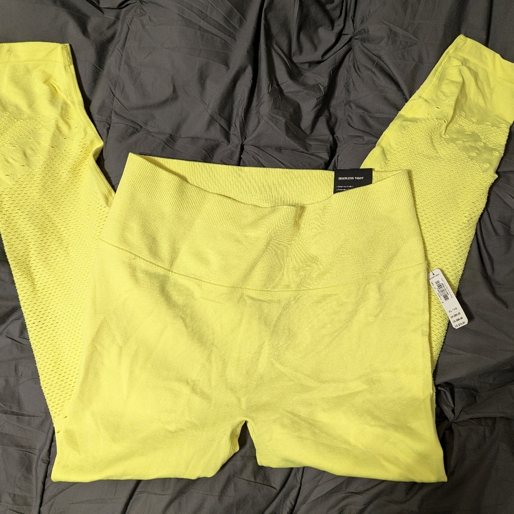 Victoria Sport Neon Yellow Seamless Tights – XL – NWT – Discontinued & Rare